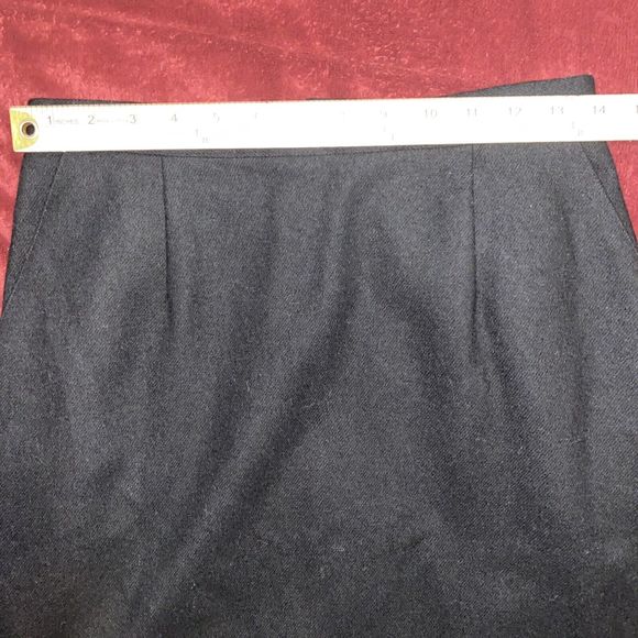 100% Pure Virgin Wool Size 12 Black Knee Length Skirt Minimalist - Picture 7 of 8